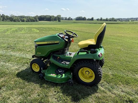 Image of John Deere X580 equipment image 3