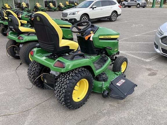 Image of John Deere X580 equipment image 3