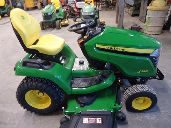 Image of John Deere X590 Primary image