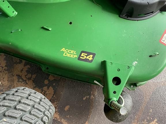 Image of John Deere X590 equipment image 3