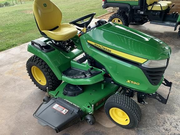 Image of John Deere X590 equipment image 1