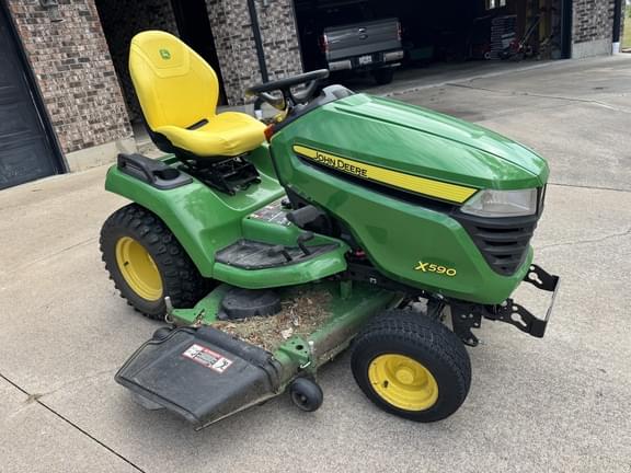Image of John Deere X590 equipment image 1