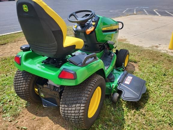 Image of John Deere X590 equipment image 3