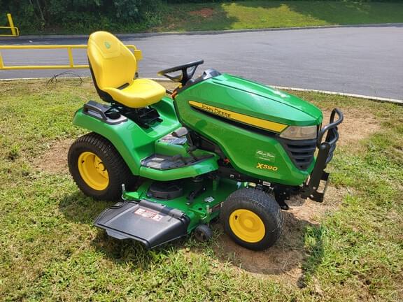 Image of John Deere X590 equipment image 1