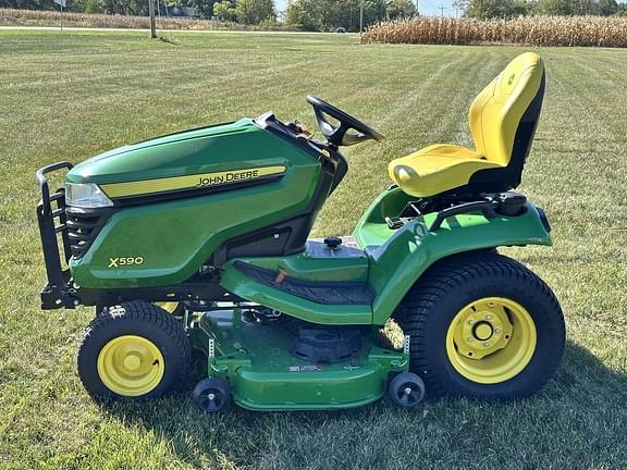 Image of John Deere X590 equipment image 3