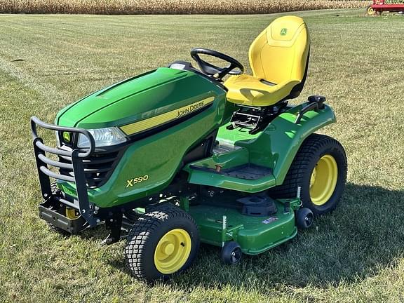 Image of John Deere X590 equipment image 2