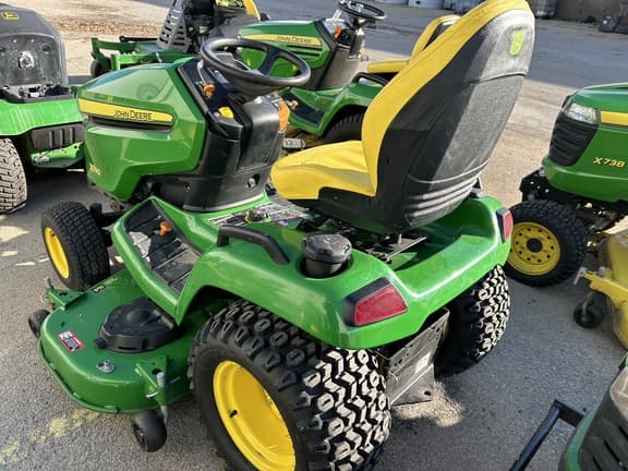 Image of John Deere X590 equipment image 3