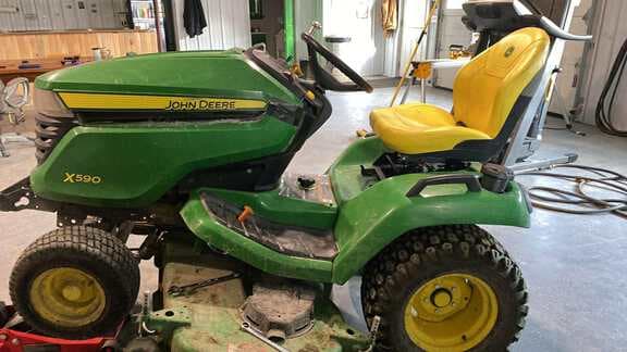 Image of John Deere X590 equipment image 1