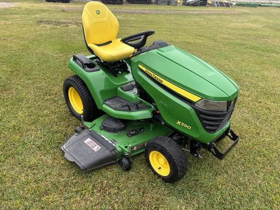 Image of John Deere X590 equipment image 2