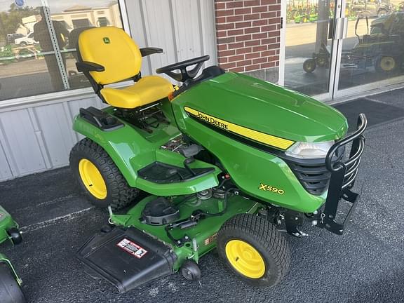 Image of John Deere X590 equipment image 3