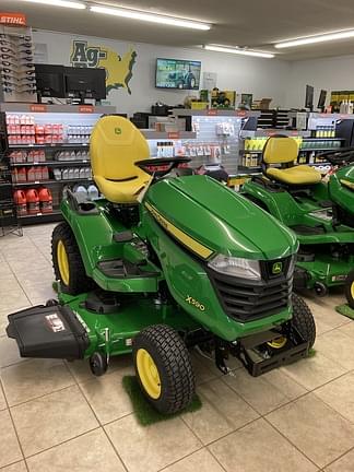 Image of John Deere X590 equipment image 1