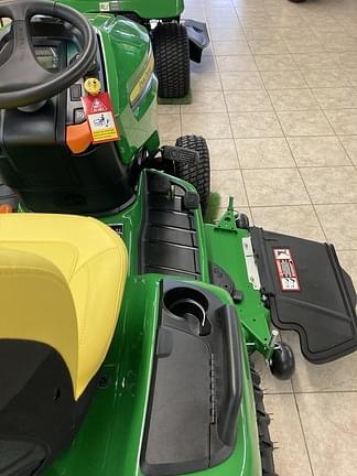 Image of John Deere X590 equipment image 3