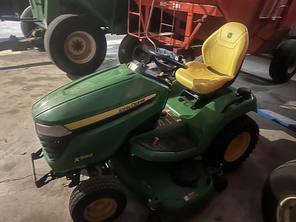 Image of John Deere X590 equipment image 2