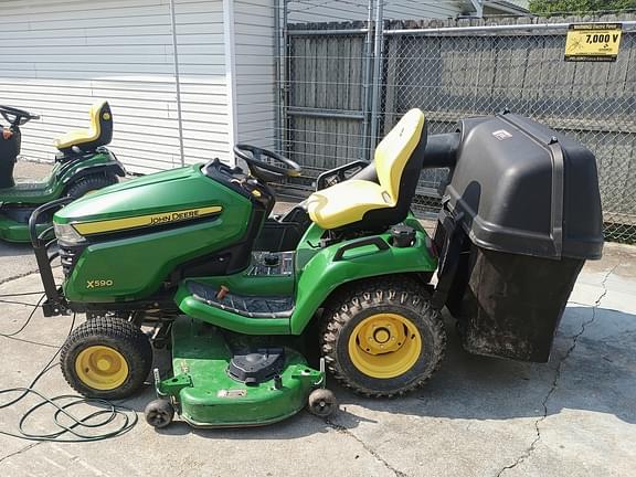 Image of John Deere X590 equipment image 1