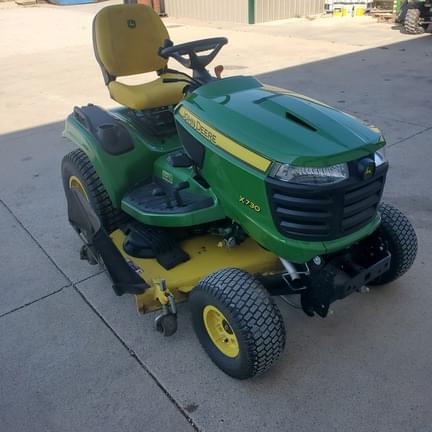 Image of John Deere X730 equipment image 2