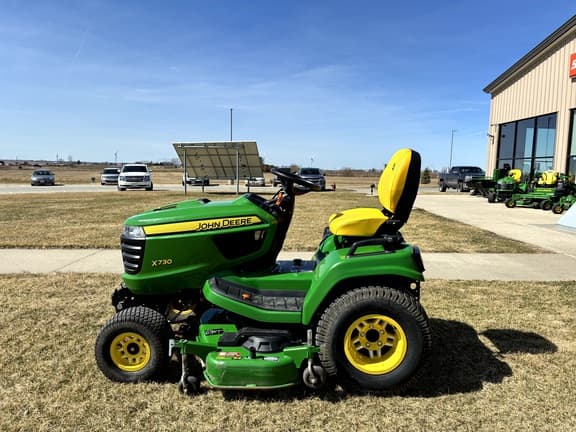 Image of John Deere X730 equipment image 1