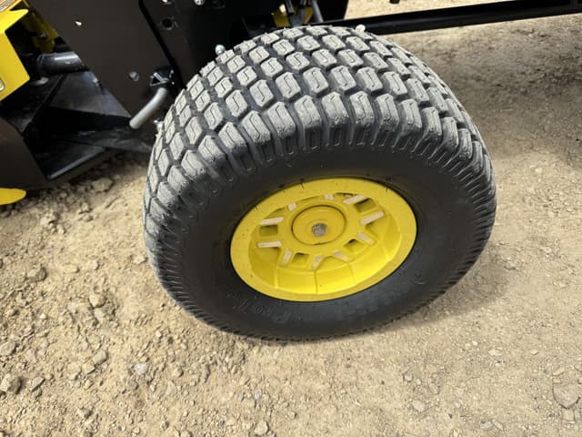 Image of John Deere X730 equipment image 1