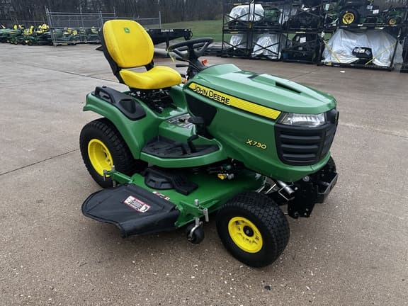 Image of John Deere X730 equipment image 2