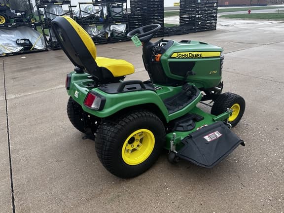 Image of John Deere X730 equipment image 4