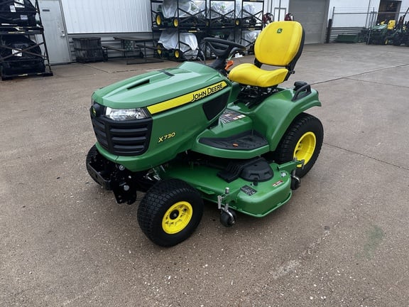 2023 John Deere X730 Equipment Image0