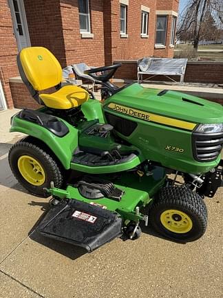 Image of John Deere X730 equipment image 1