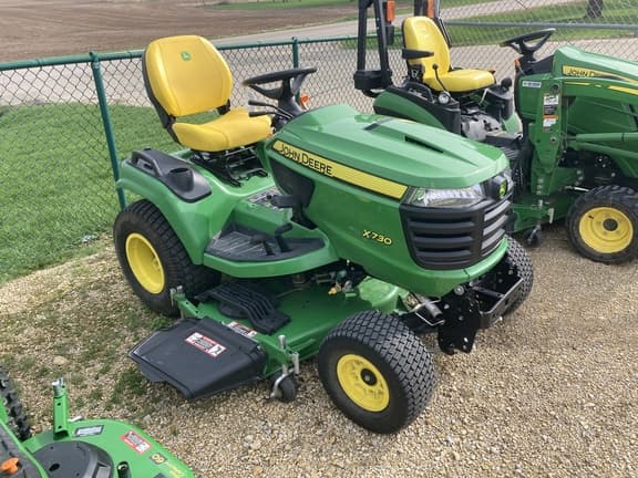 Image of John Deere X730 equipment image 2