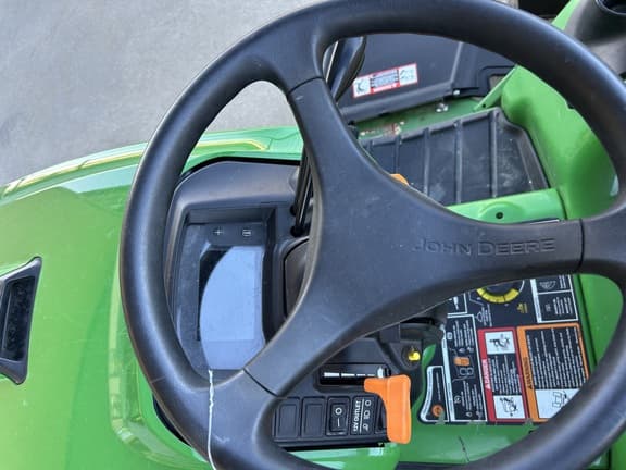 Image of John Deere X730 equipment image 1