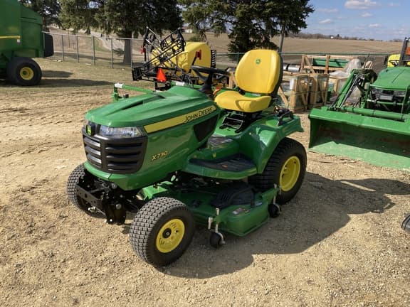 Image of John Deere X730 equipment image 2