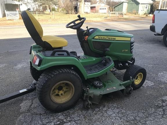 Image of John Deere X730 equipment image 3