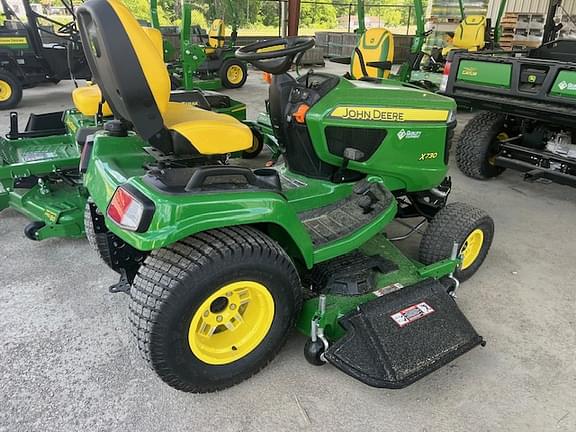 Image of John Deere X730 equipment image 4