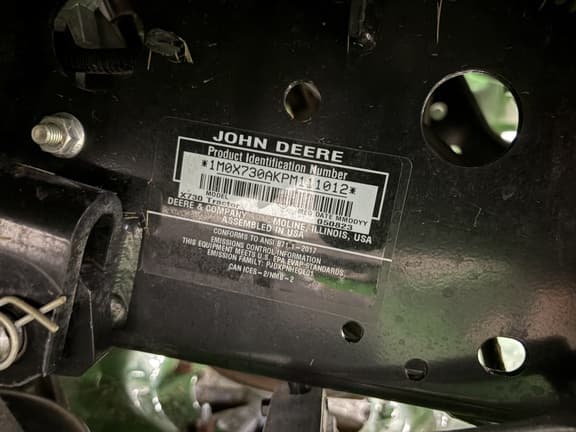 Image of John Deere X730 equipment image 4