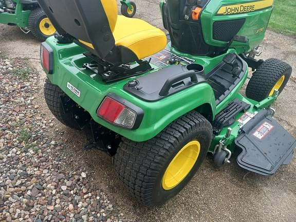 Image of John Deere X730 equipment image 2