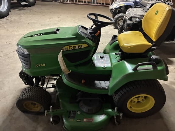 Image of John Deere X730 equipment image 3