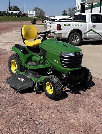 Image of John Deere X730 equipment image 1