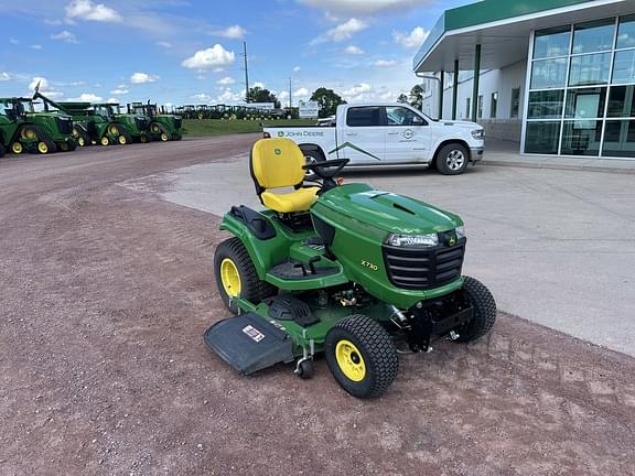 Image of John Deere X730 equipment image 1
