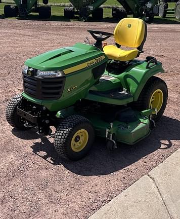 Image of John Deere X730 equipment image 3