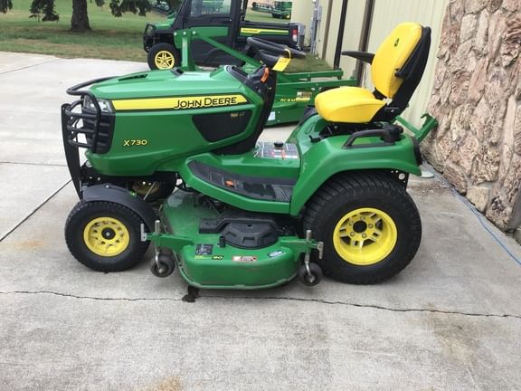 2023 John Deere X730 Equipment Image0