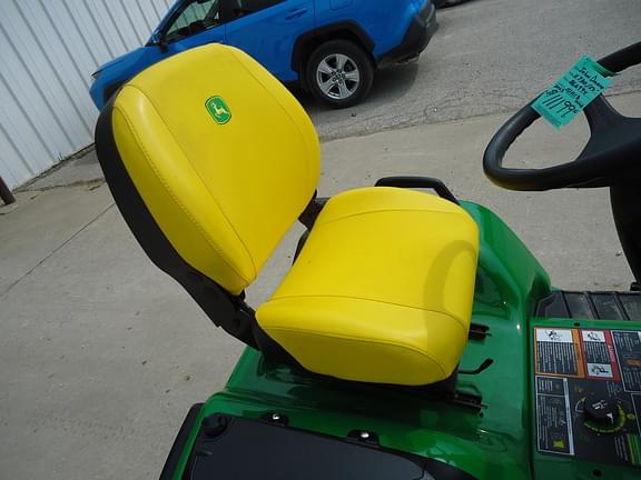 Image of John Deere X730 equipment image 3