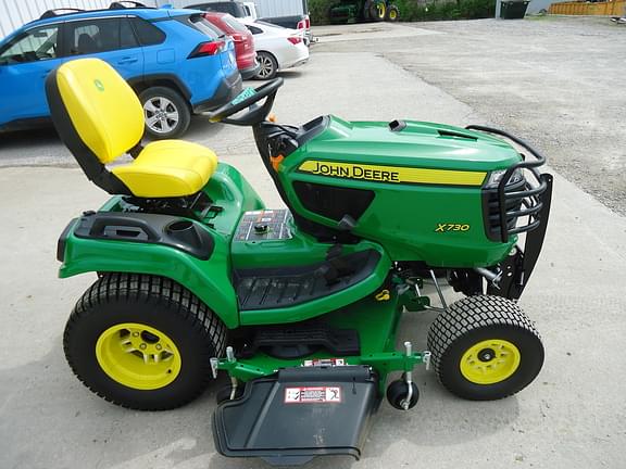 Image of John Deere X730 equipment image 1