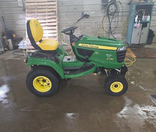 2023 John Deere X730 Equipment Image0