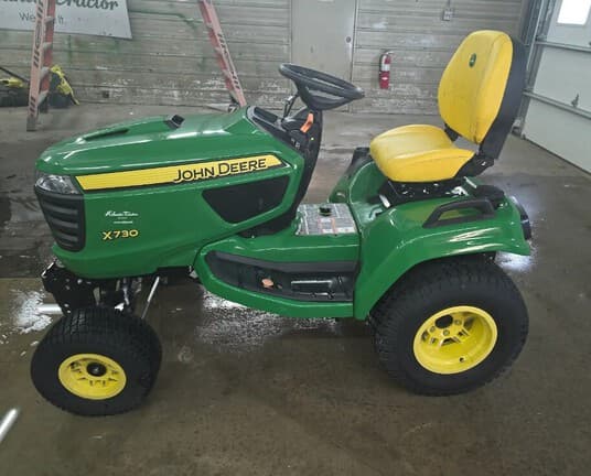 Image of John Deere X730 equipment image 1