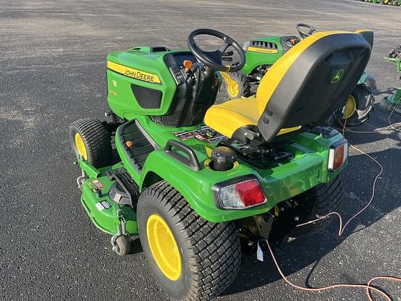 Image of John Deere X730 equipment image 3