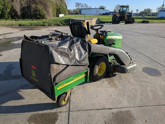 Image of John Deere X730 equipment image 4