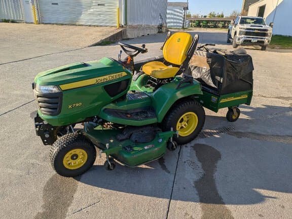 Image of John Deere X730 equipment image 1