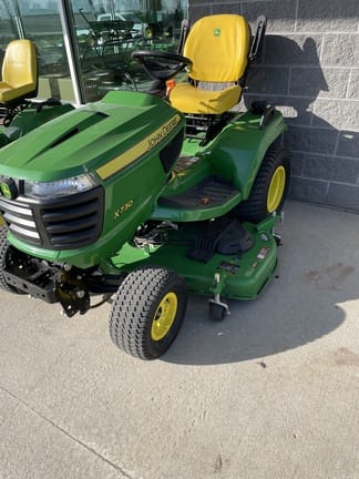 2023 John Deere X730 Equipment Image0