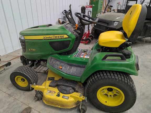 Image of John Deere X730 equipment image 1