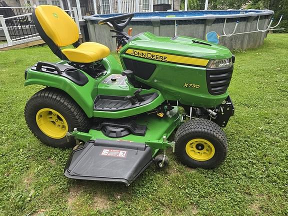 Image of John Deere X730 equipment image 2