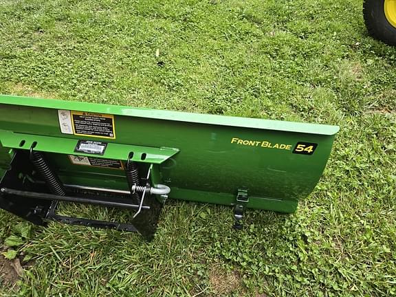Image of John Deere X730 equipment image 3