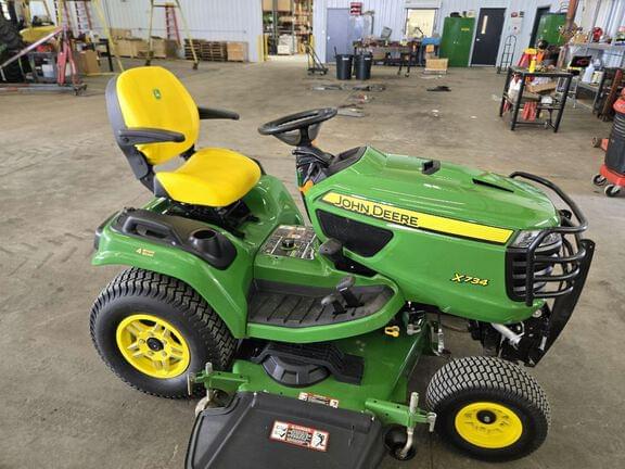 Image of John Deere X734 equipment image 2