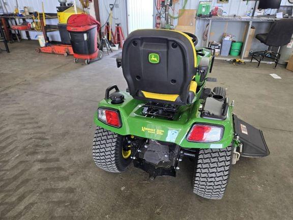 Image of John Deere X734 equipment image 3